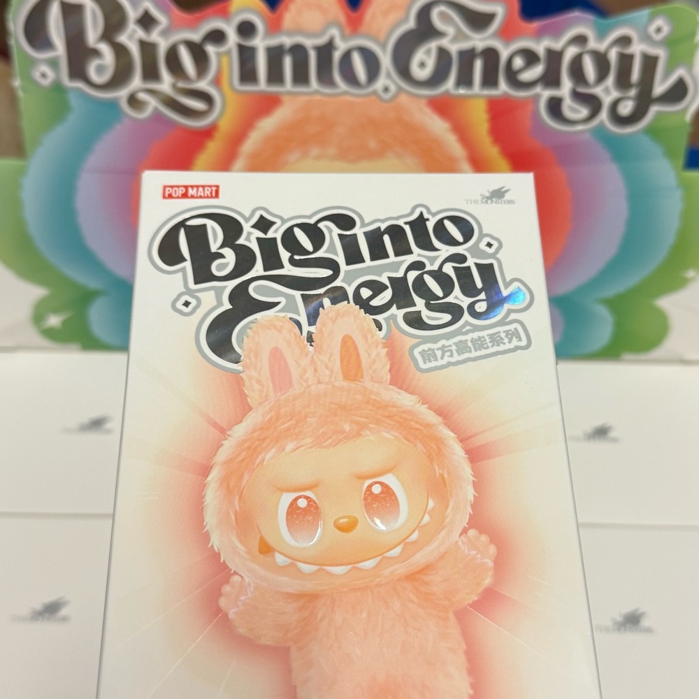 Labubu Big into Energy Plush Pendant - Picture 2 of 15